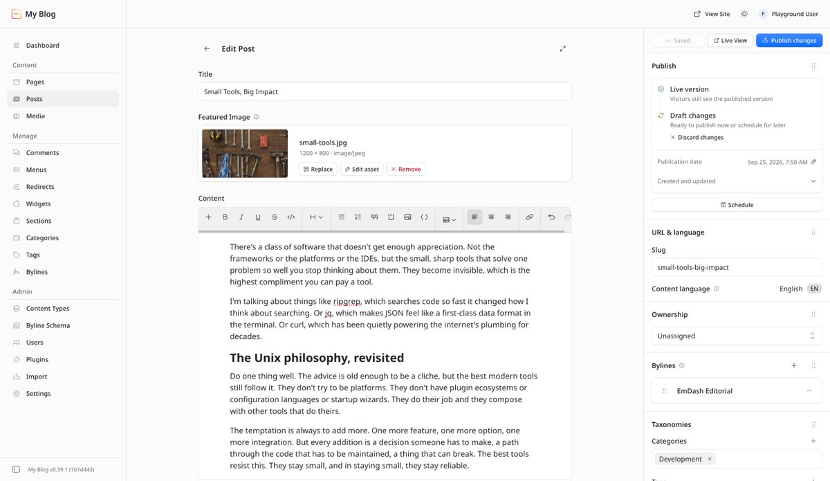 De post-editor van EmDash met een artikel in bewerking